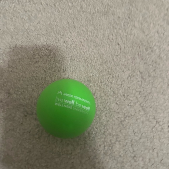 Small green stress ball  🏀 squishy - Picture 3 of 3